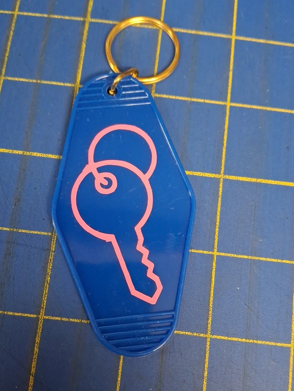 Lost Keys Blue & Pink Retro Hotel 3.5